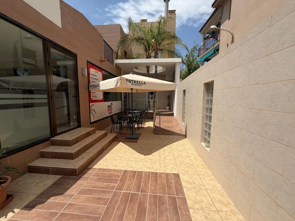 Terraza exterior del hotel